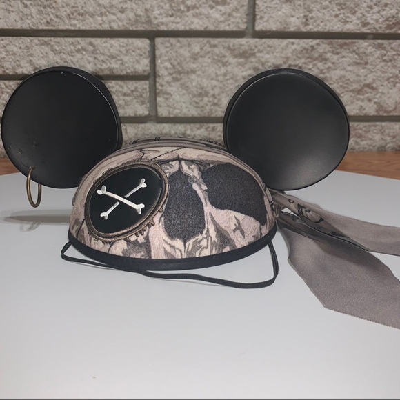 Pirates Of the Caribbean Mickey Mouse Ears Hat💀